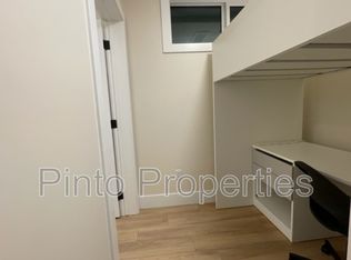 8717 110th St NW #2B, Edmonton, AB T6G0X7