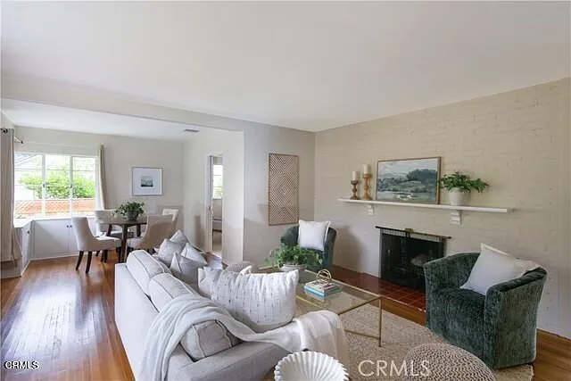 2 bed, 2.0 bath, 1564 sqft, $5,500 — Photo 4