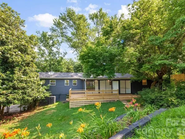 28 Pine Ln, Asheville, NC 28806