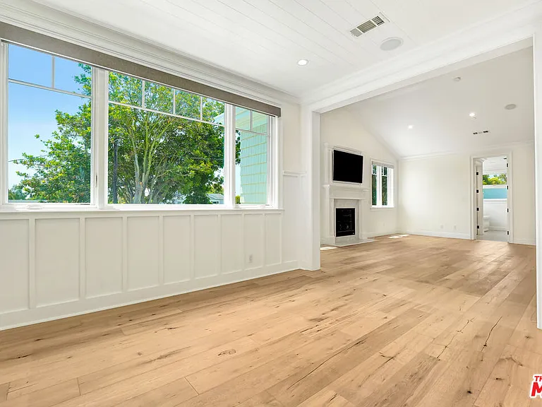 11540 Clover Ave — Photo 25