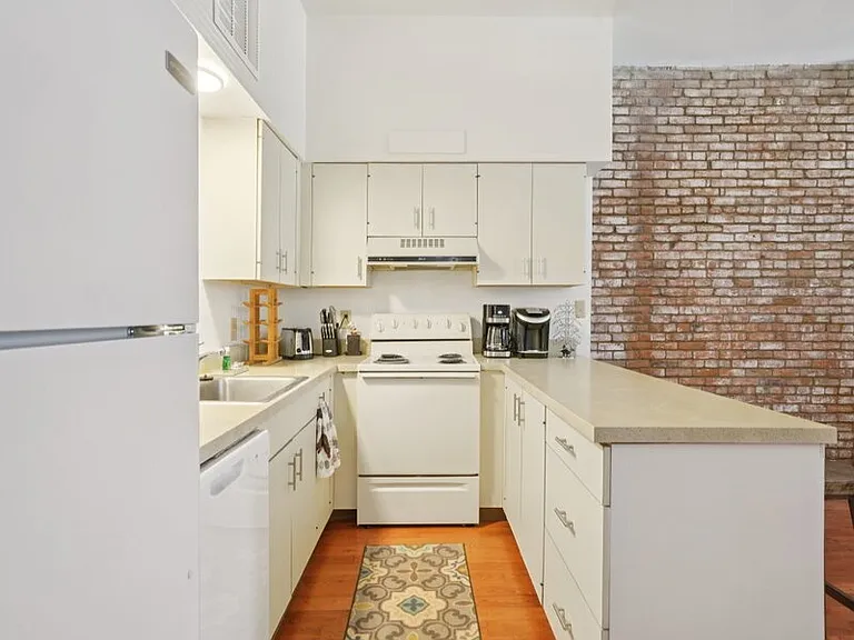 1014 Russell Blvd #B — Photo 15