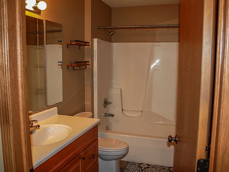 1213 E Bremer Ave #1213 — Photo 15