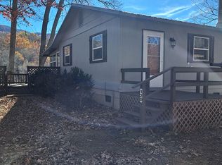 120 School House Rd, Franklin, NC 28734