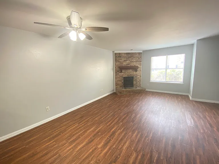 207 Country Bend Dr — Photo 7