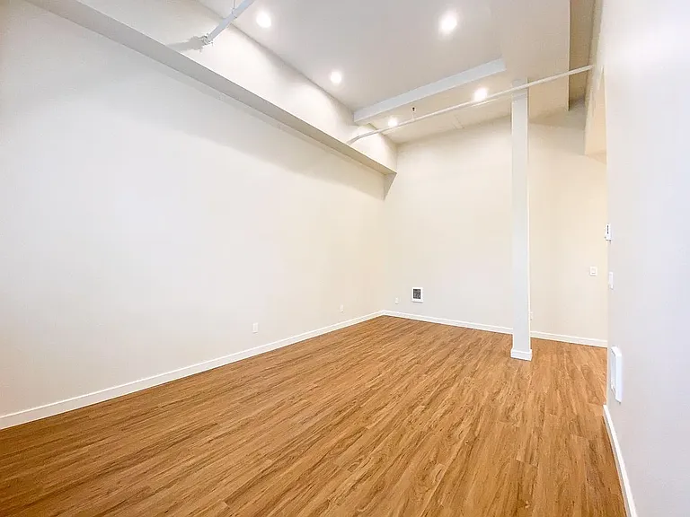 311 TG 311 LLC — Photo 8