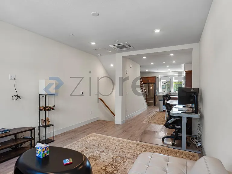 932 Noble Fir Ter #7 — Photo 8