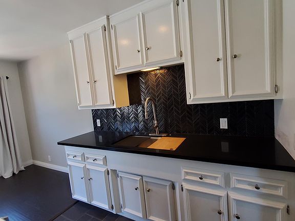 4th image of 317 Walnut Ave APT 8