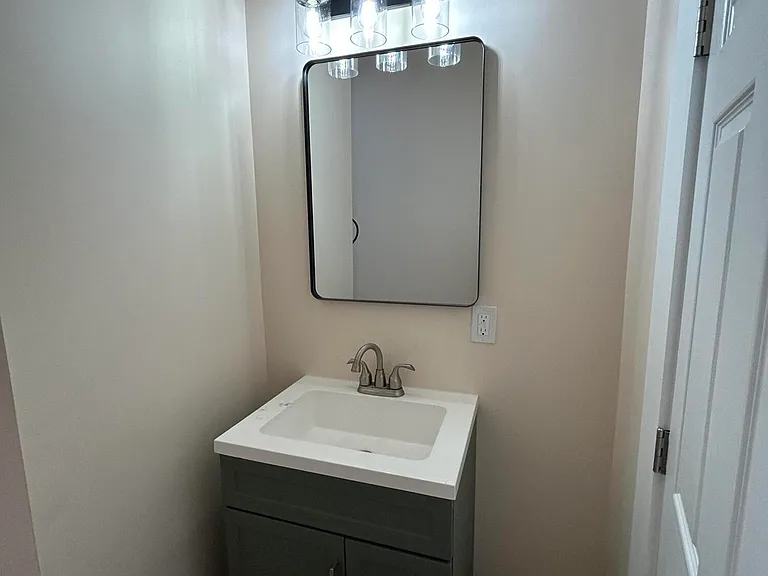 940 Reagan St — Photo 14