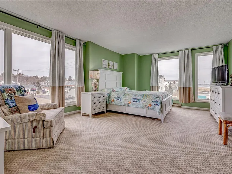 1 Seacliff Ave #3A — Photo 18