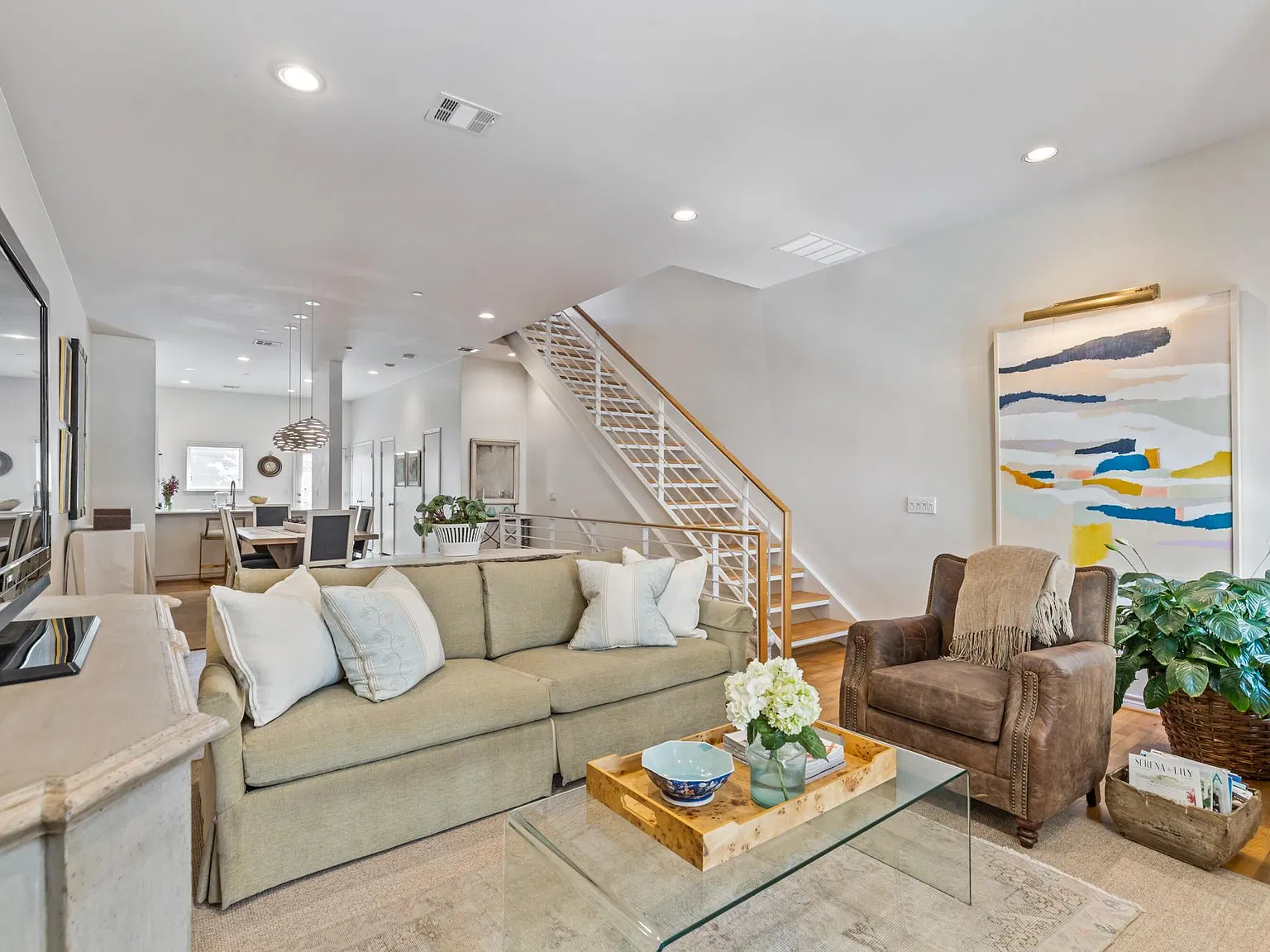 2 bed, 2.5 bath, 1707 sqft, $4,200 — Photo 3