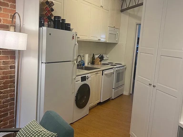 1507 R St NW — Photo 15