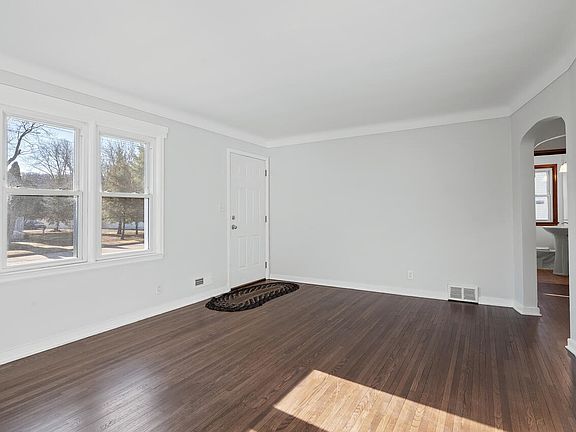 4th image of 673 7th Ave