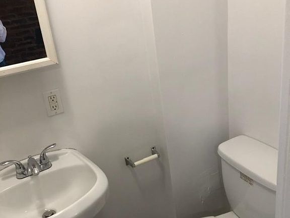 3rd image of 520 E 6th St #6AF