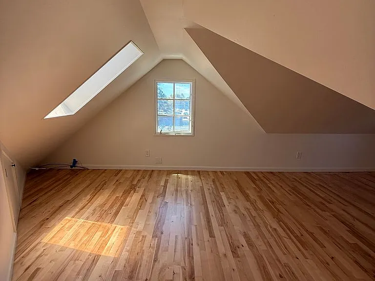 1472 Chanticleer Ave — Photo 13
