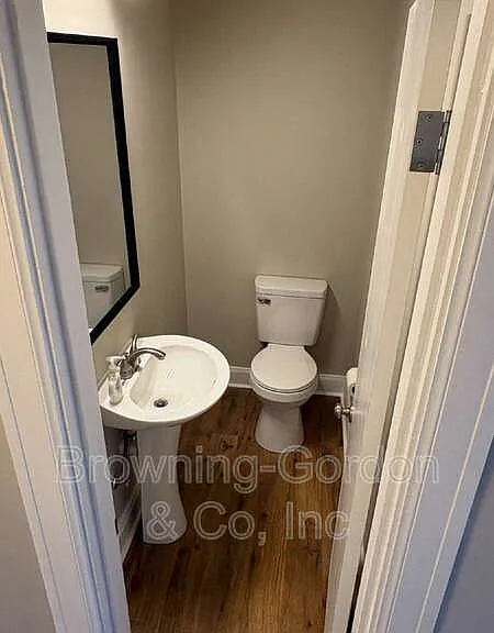 328 E Thompson Ln — Photo 18