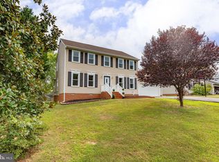 6816 Red Rose Village Dr, Fredericksburg, VA 22407