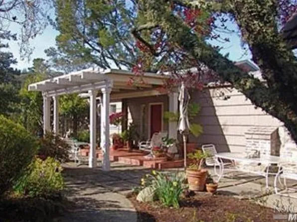 2 Fawn Rdg, Fairfax, CA 94930