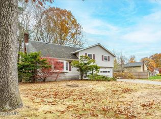 4 Noord Ln, Ballston Lake, NY 12019