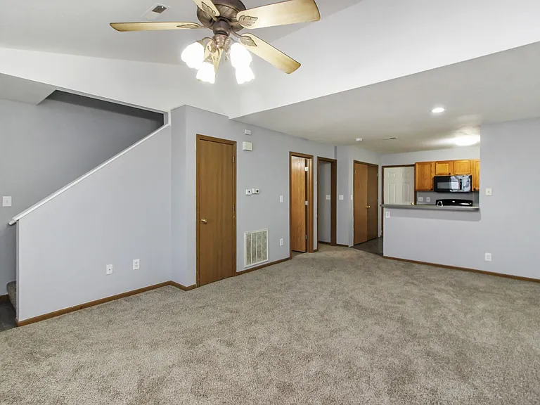 108-110 Elk Dr — Photo 11