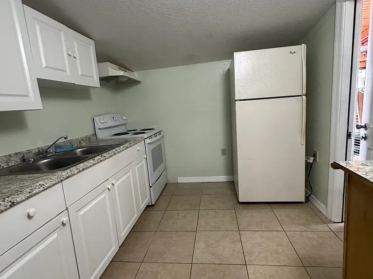 5352 Vance Ave — Photo 2