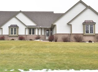 6055 S Preston Ln, New Berlin, WI 53151