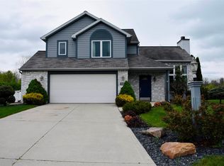 11212 Millstone Dr, Fort Wayne, IN 46818