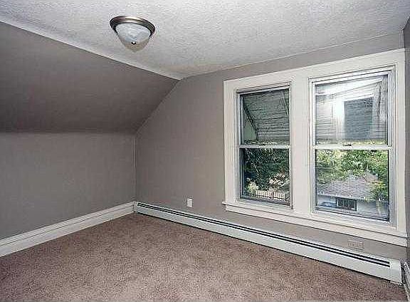 5th image of 2938 Lincoln St NE