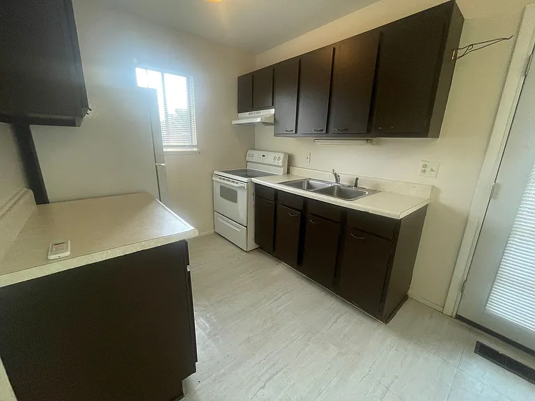 Garden Ridge Apartments — Photo 13