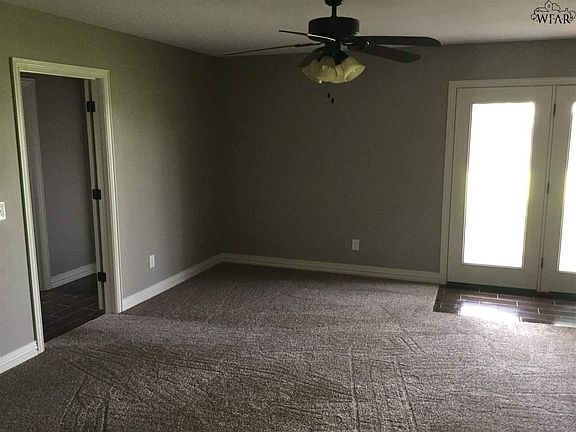 3rd image of 1017 Jan Lee Dr