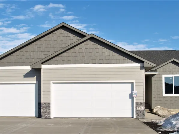 704 N Main St, Lennox, SD 57039