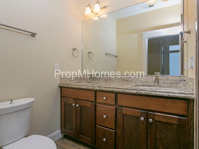 5121 N Williams Ave — Photo 13
