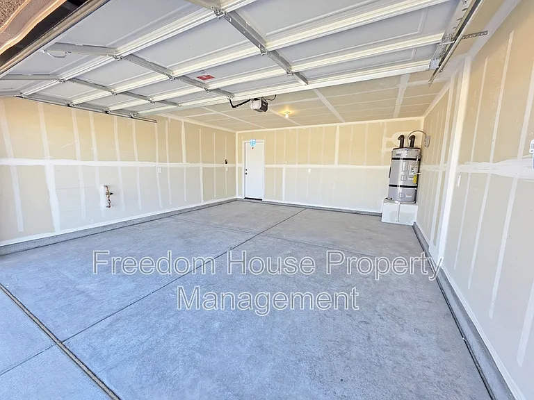 660 E Huyana Wind Dr — Photo 49