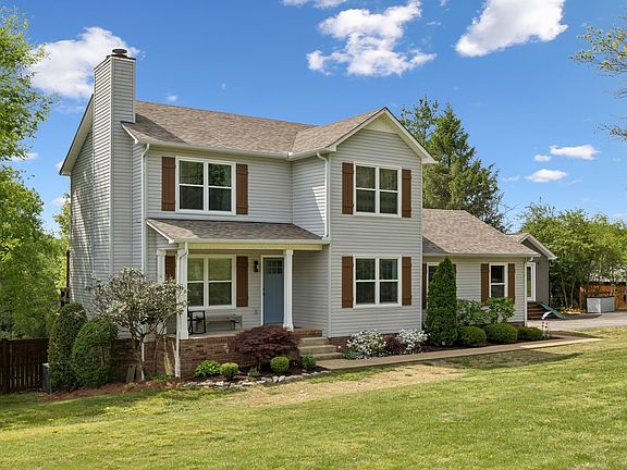 3rd image of 412 Lake Cir