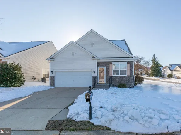 3 Chantilly Pl, Fredericksburg, VA 22406