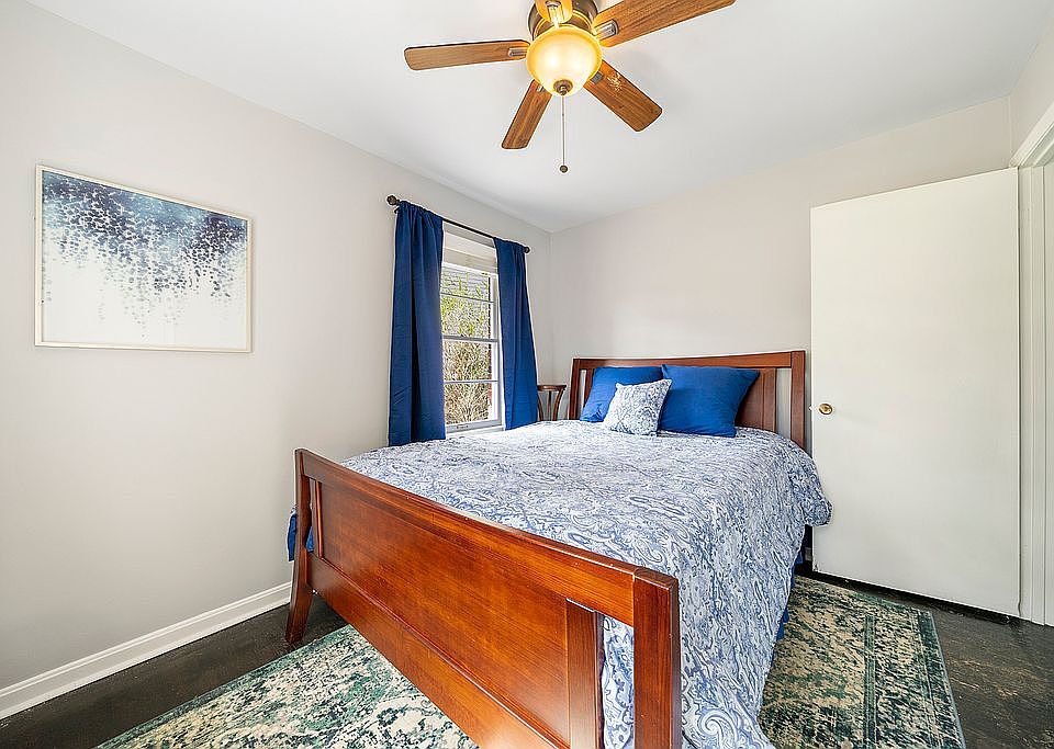 1st image of 1565 Gaylor Cir SE