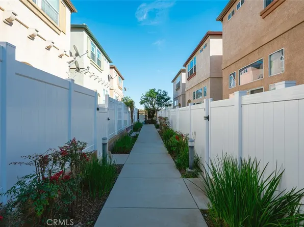 25481 Dodge Ave APT 18, Harbor City, CA 90710