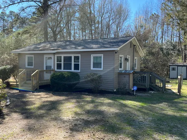 110 H H McKoy Ln, Fuquay Varina, NC 27526