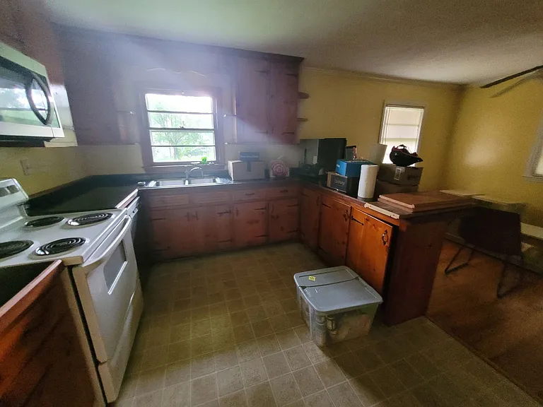 410 S Greensboro St — Photo 6