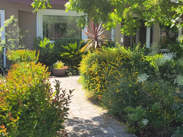 1071 Robbia Dr, Sunnyvale, CA 94087