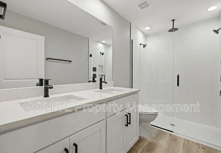 213 NW 5th St — Photo 21