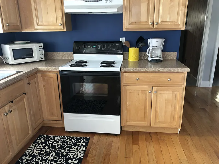29 Stratford Ave — Photo 7