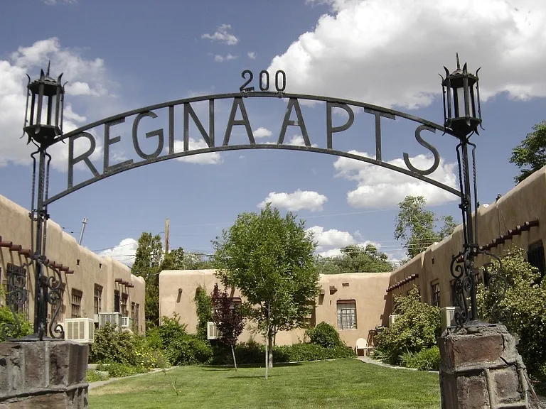 Regina Apartments — Photo 3