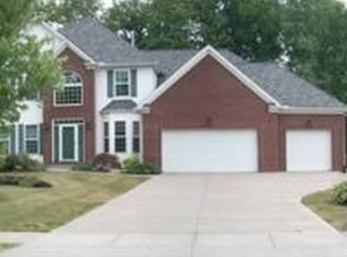 932 Barberry Cir, Amherst, OH 44001