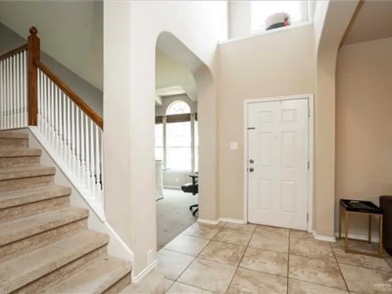 3404 San Sebastian St — Photo 2