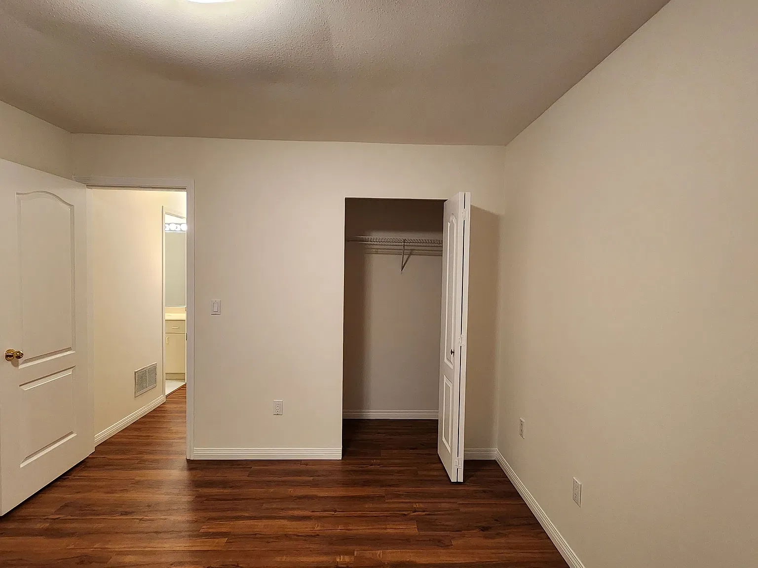 3 bed, 1211 sqft, $2,495 — Photo 4