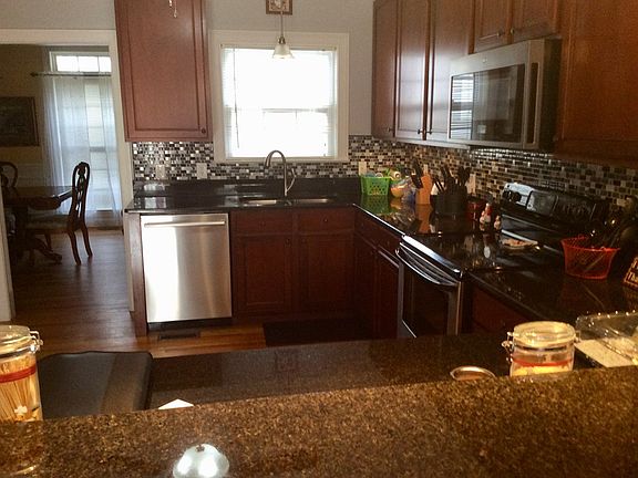 4th image of 5014 Chinquapin Ln