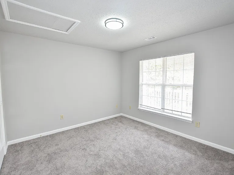 4273 Villas Dr — Photo 8
