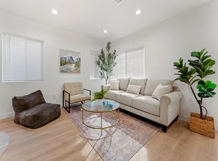 1411 W 7th St, Santa Ana, CA 92703