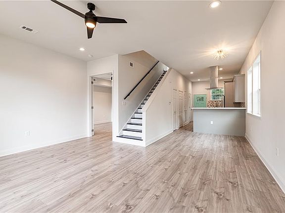 5th image of 3723 S Prieur St