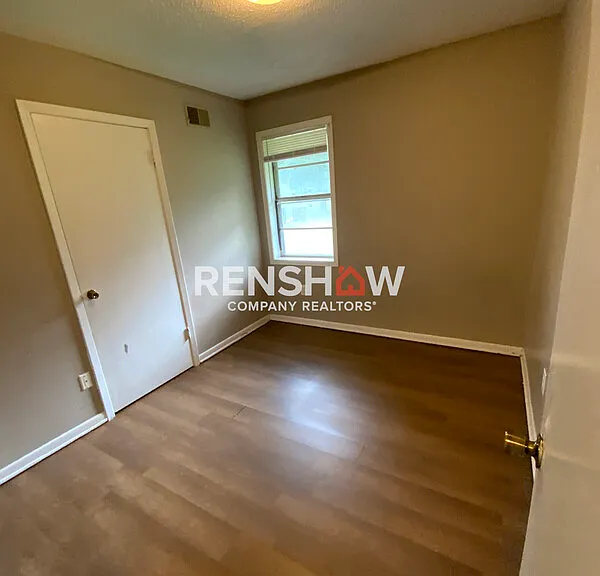 1539 Defoe Rd — Photo 9